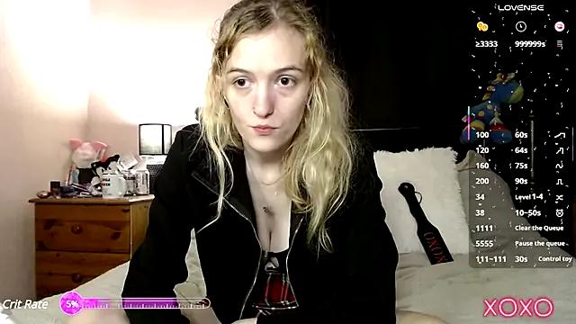EllieeRose on StripChat 