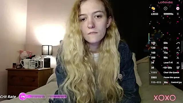 EllieeRose on StripChat 