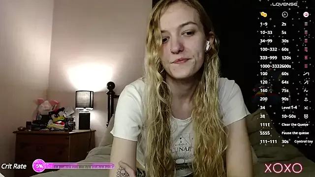 EllieeRose on StripChat 