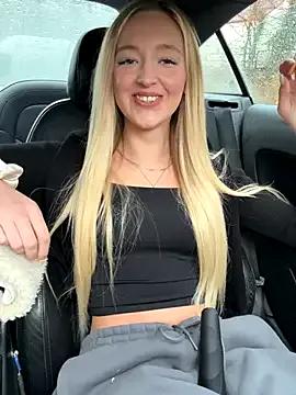 emilypeperoni — Instagram Emilypeperoni  