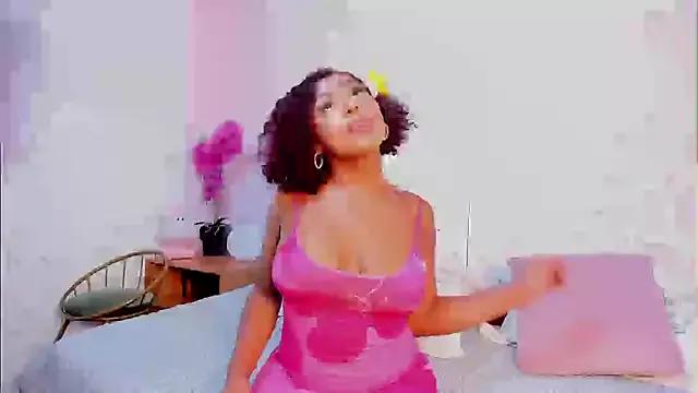 Emmadancer on StripChat 
