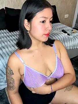EmmaRossem on StripChat 