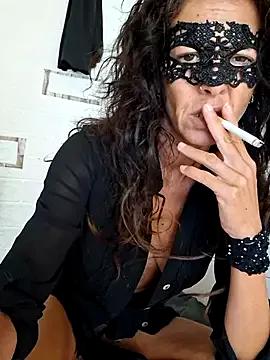 EmySkinny85 — Pi mi scopi piu squirto 
