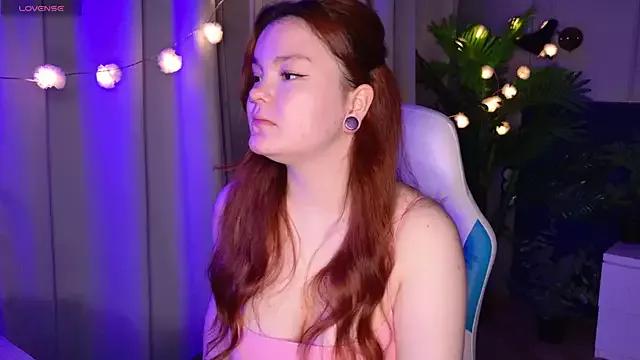 EnnySunrise on StripChat 