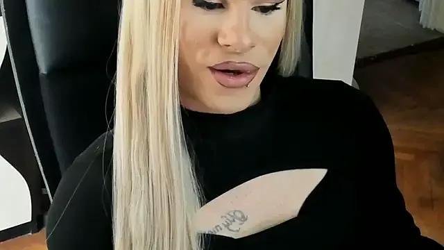 EvelynLexy on StripChat 