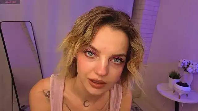 StripChat FeliceSpigner  is Freechat  FeliceSpigner — Wiggle your booty