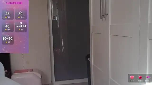 FluffyRainbowKity on StripChat