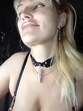 Freya_Milf on StripChat