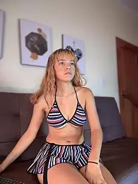 GigiBlaze on StripChat 