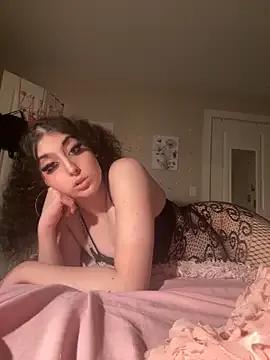 gigifox220 on StripChat 