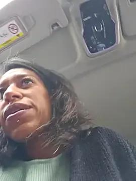 Goldenlace on StripChat