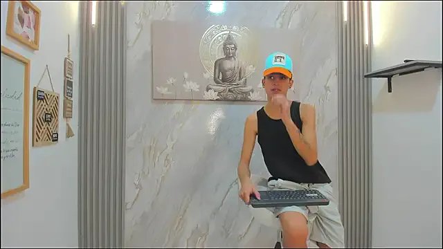 HEART_OF_MILAMBER on StripChat