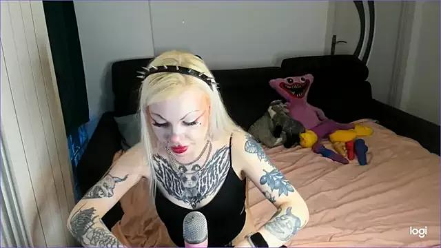 HelenGoat — Put in buttplug!!!