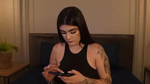 IrisBaker on StripChat 