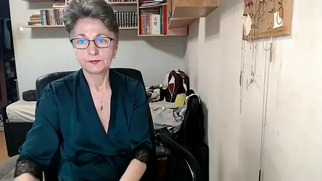 katemodel — naked dancing !