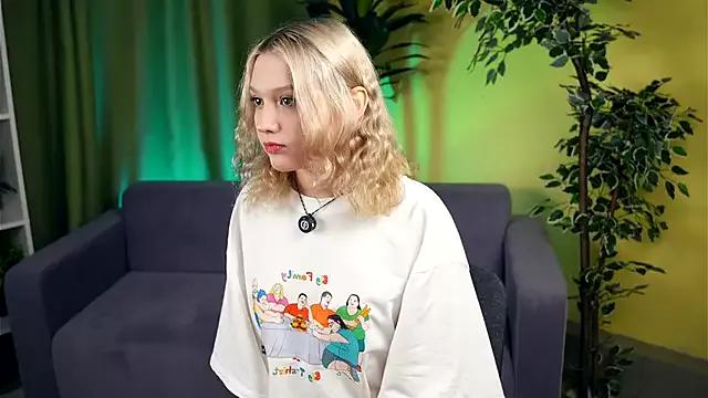KelleLillie on StripChat 