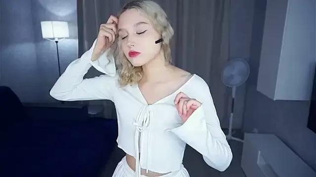 KelleLillie on StripChat 