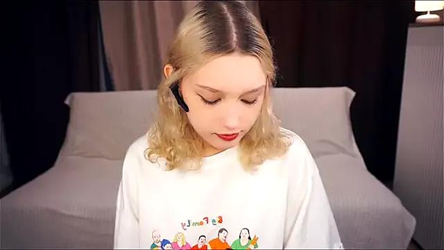 KelleLillie on StripChat 