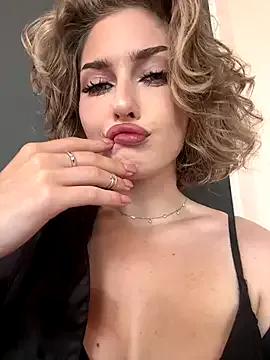 KellyKeler on StripChat 
