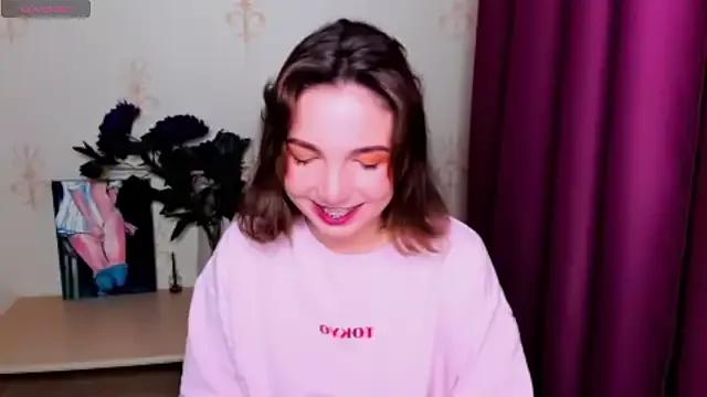 Freechat KindHazelHere_ on StripChat