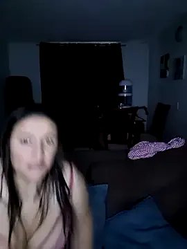 kitty_84 on StripChat