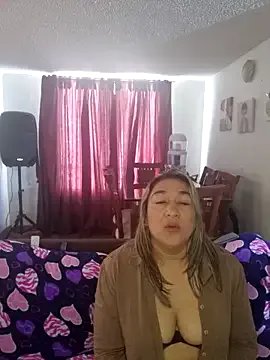 kitty_84 on StripChat