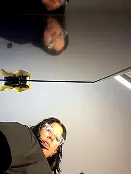 Kylie2211 on StripChat