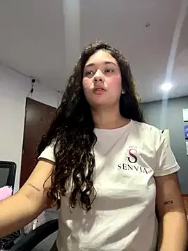 lana_rousse01 on StripChat 