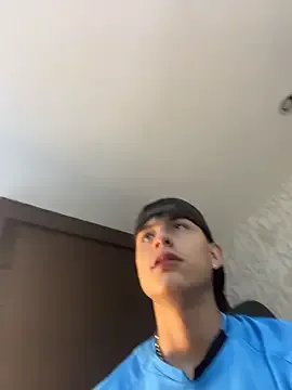 Lander_Cruz on StripChat