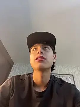 Lander_Cruz on StripChat