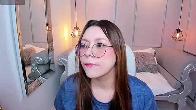 Lanna18 on StripChat 