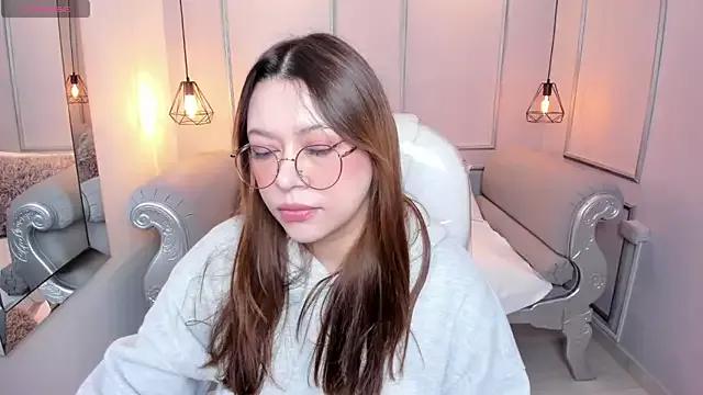 Lanna18 on StripChat 