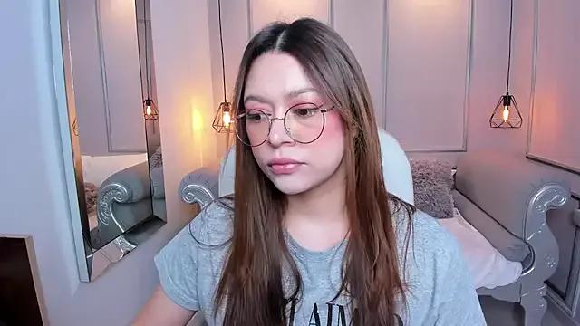 Lanna18 on StripChat 