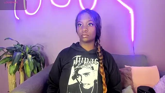 lanna_bx on StripChat 