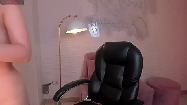 LannaCarterX on StripChat 