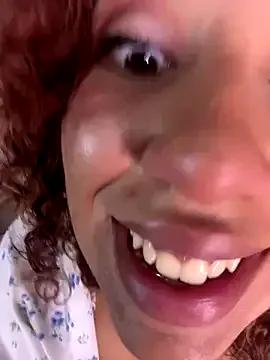 lauraltt on StripChat