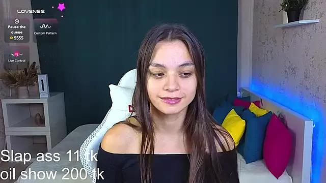 Leila_Hefner on StripChat 