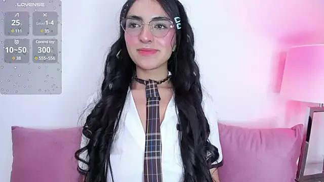 LennaBlair on StripChat