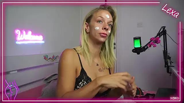 Lexa_xoxo — Use Fuckmaschine +2 vid. aus d.galerie