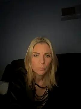 Lexi-Lux-X on StripChat