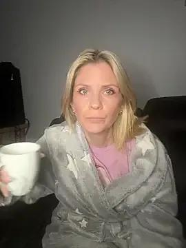 Lexi-Lux-X on StripChat