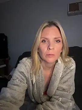 Lexi-Lux-X on StripChat