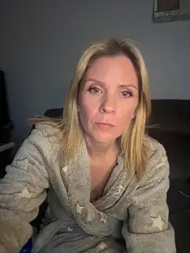 Lexi-Lux-X on StripChat