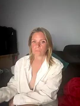 Lexi-Lux-X on StripChat