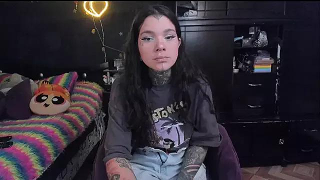 Lilmarieee on StripChat 