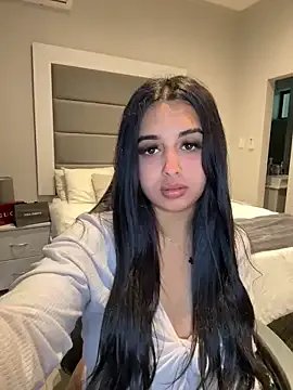 LilMisIndianx on StripChat 