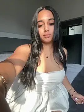 LilMisIndianx on StripChat 