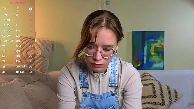 LinnGee on StripChat 