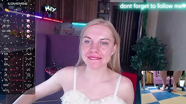 LiSinDoll on StripChat 