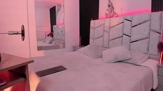 Littleannyy on StripChat 